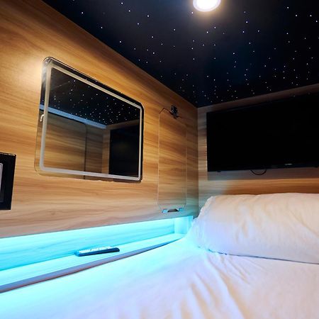Capsule Hotel Montreal Ngoại thất bức ảnh