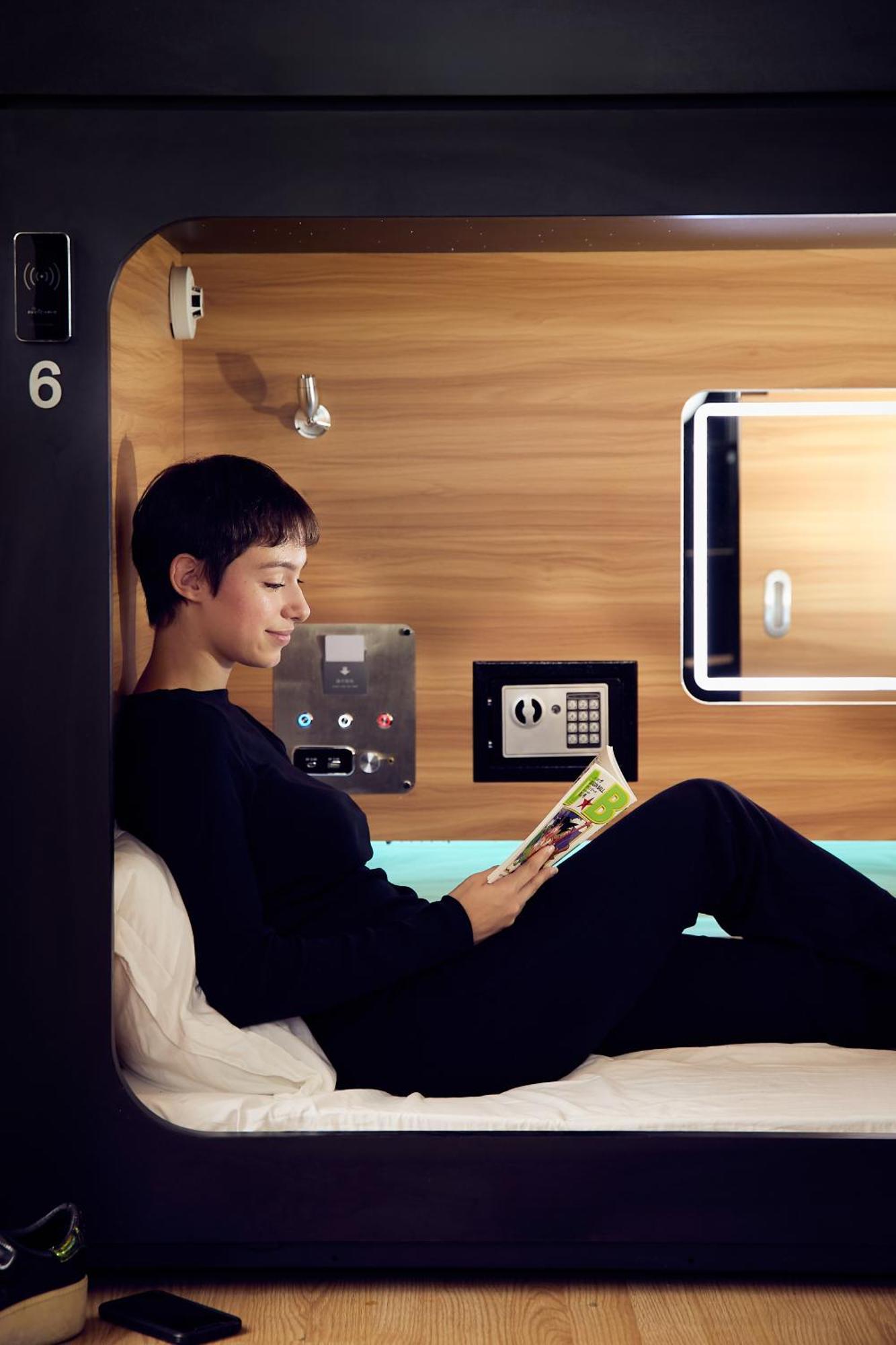 Capsule Hotel Montreal Ngoại thất bức ảnh