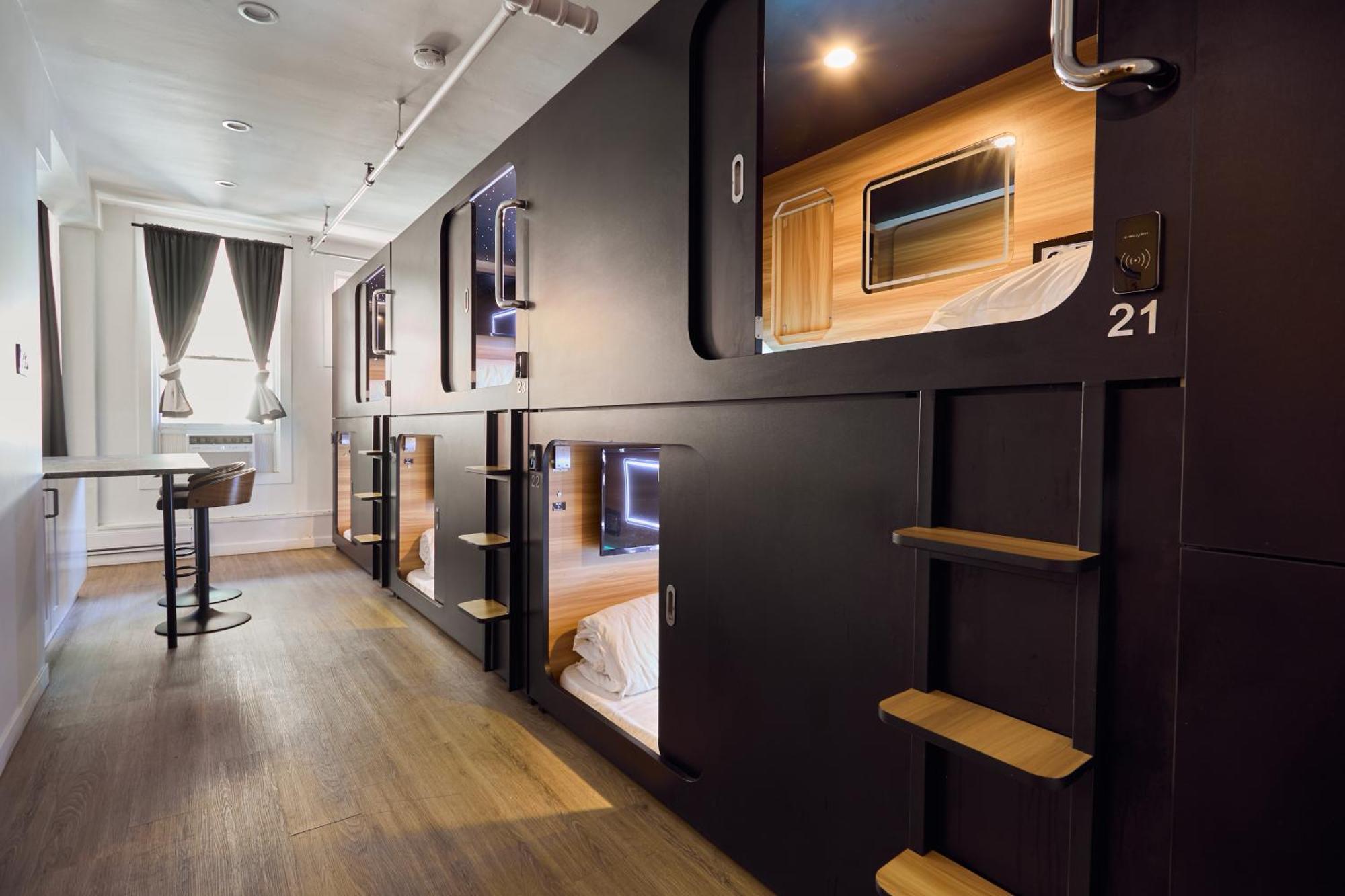 Capsule Hotel Montreal Ngoại thất bức ảnh