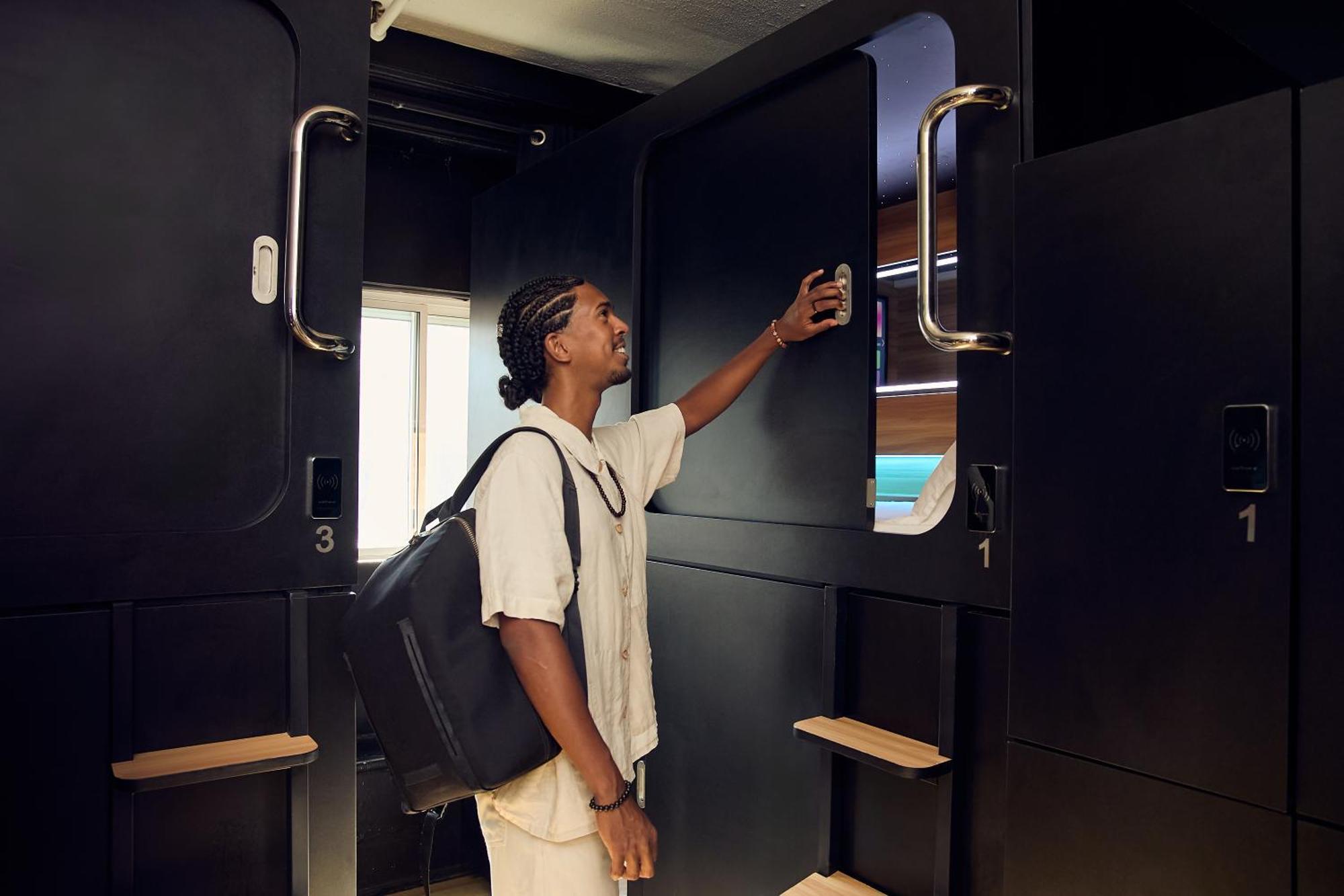 Capsule Hotel Montreal Ngoại thất bức ảnh